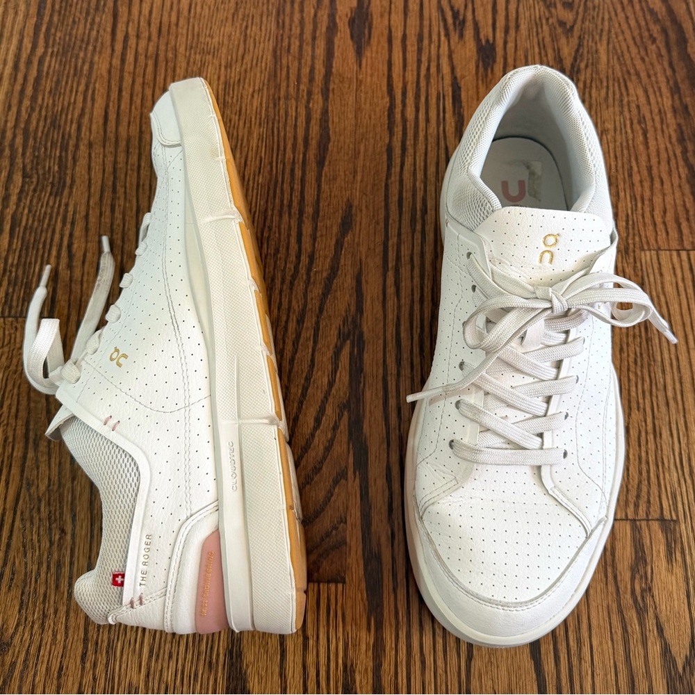 ON Cloud The Roger Centre Court White - Size 10 Womens